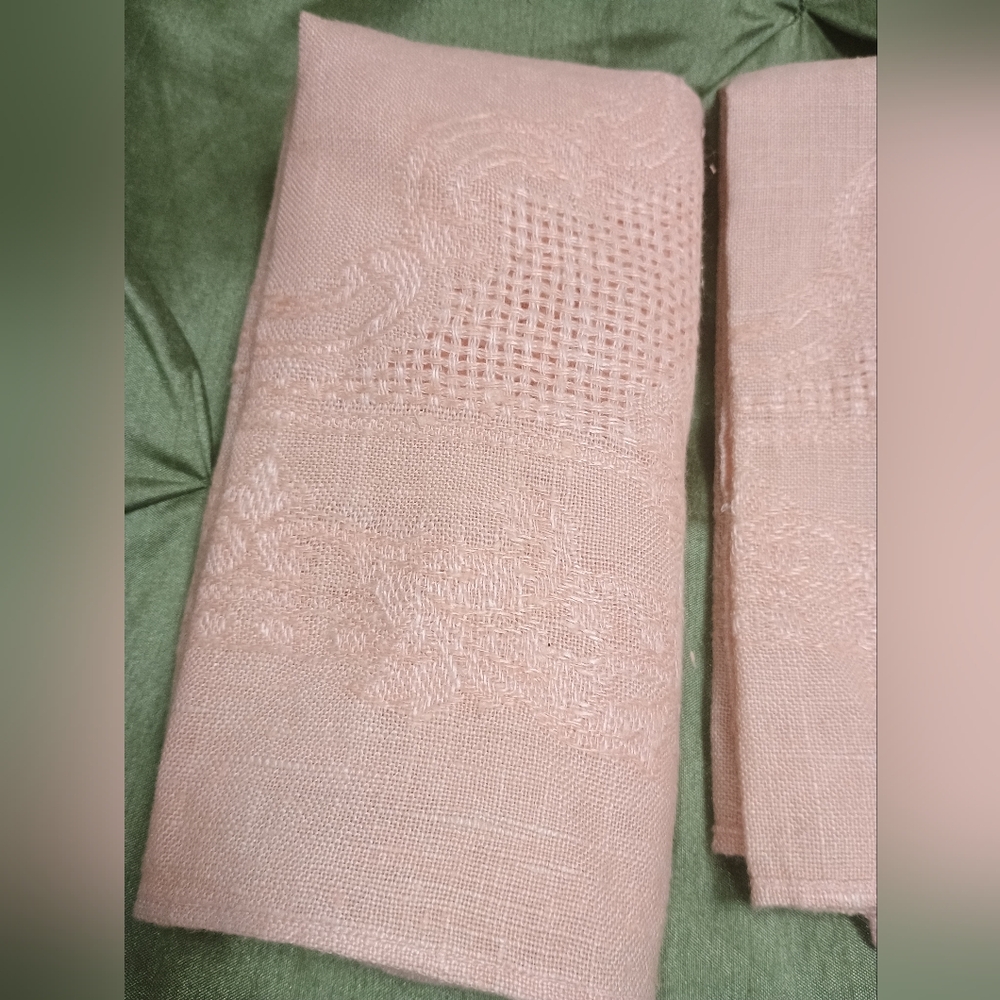 Set of 4 Peach Linen Textured Cloth Napkins 15 X 15 Inches - Picture 6 of 9